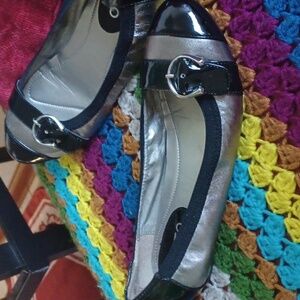 Liz & Co Sz 7.5 Shoes Flats Black Silver Metallic Buckle Leather Slip On EUC
